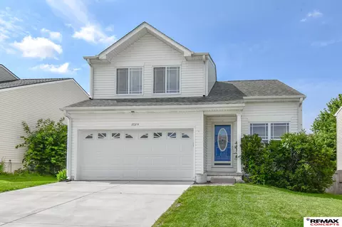 11209 Black St, Omaha, NE 68142