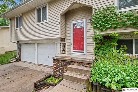6708 S 139 Avenue Cir, Omaha, NE 68137