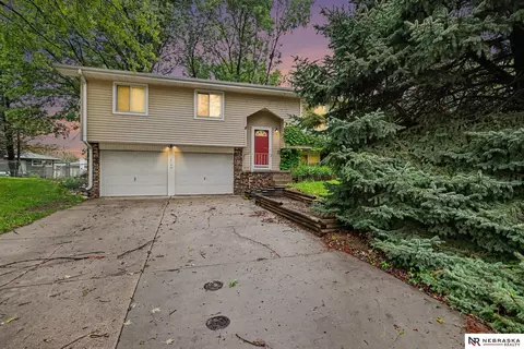 6708 S 139 Avenue Cir, Omaha, NE 68137