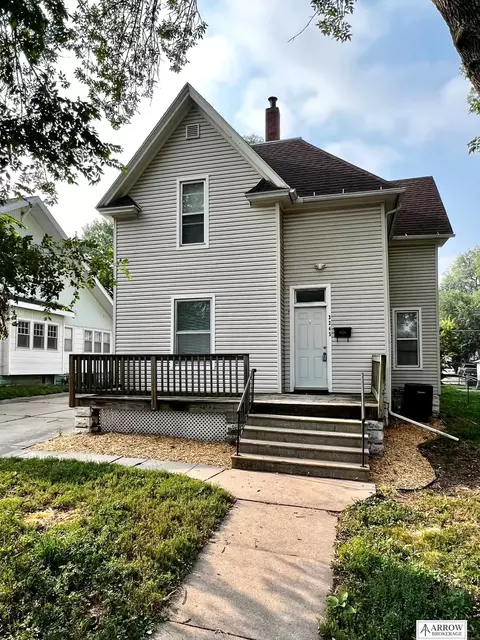 3245 S St, Lincoln, NE 68503