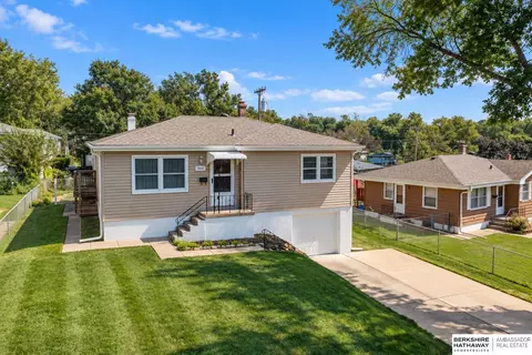 7013 S 41 St, Bellevue, NE 68147