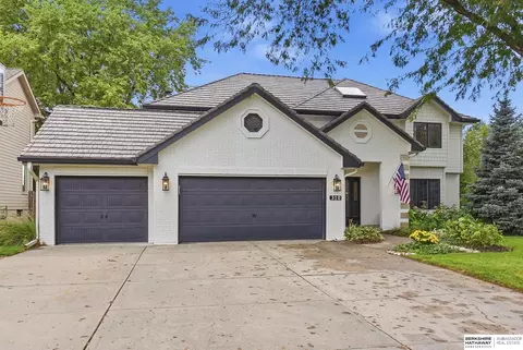 310 S 160th St, Omaha, NE 68118