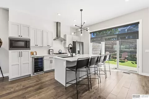 1007 Johnston Plz, Omaha, NE 68108