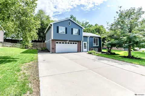 1113 Conestoga Rd, Papillion, NE 68046