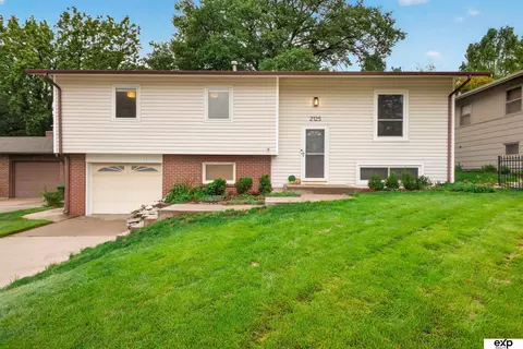 2125 S 62nd St, Lincoln, NE 68506