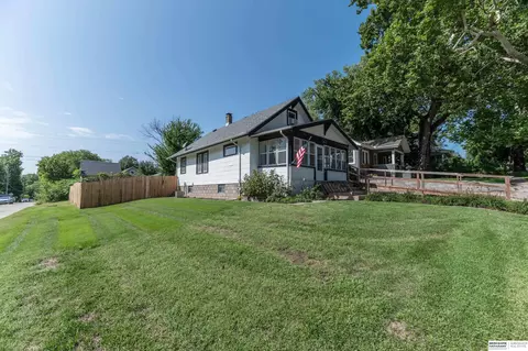 2302 N 64th St, Omaha, NE 68104