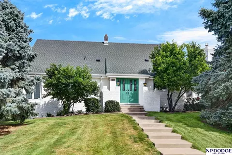 805 Leawood Dr, Omaha, NE 68154