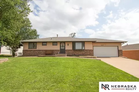 1207 Starview Ln, Lincoln, NE 68512
