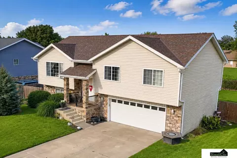 11030 N 136th Pl, Waverly, NE 68462