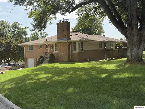 1110 N 60th St, Omaha, NE 68132