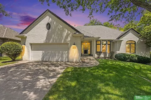 5801 S 119th Plz, Omaha, NE 68137