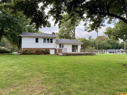 Exterior - 1500 S 4th Ave, Beatrice, NE 68310 photo 2 of 2