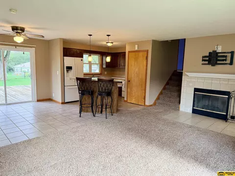 Living - 1500 S 4th Ave, Beatrice, NE 68310 photo 3 of 4