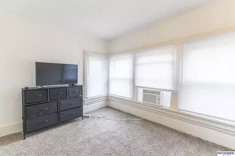 Bedroom - 3341 Meredith Ave, Omaha, NE 68111 photo 4 of 7