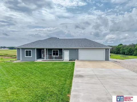 2601 Jacs Ln, Lincoln, NE 68523