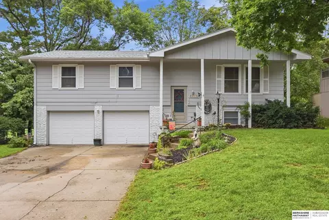 3818 N 95th St, Omaha, NE 68134