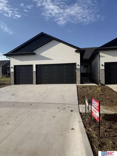 10710 Dominion Dr, Lincoln, NE 68527