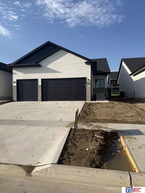 10720 Dominion Dr, Lincoln, NE 68527