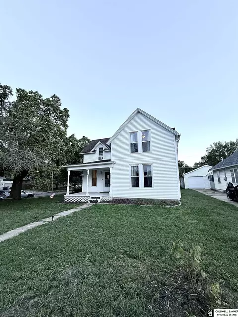 Exterior - 1423 High St, Beatrice, NE 68310 photo 2 of 5