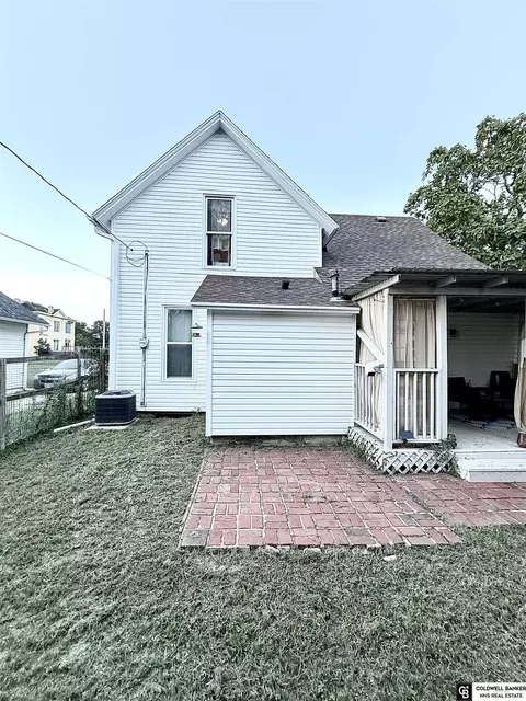 Exterior - 1423 High St, Beatrice, NE 68310 photo 3 of 5