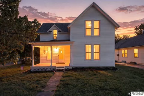 Exterior - 1423 High St, Beatrice, NE 68310 photo 6 of 6