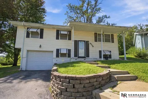 4739 Laurel Ave, Omaha, NE 68104