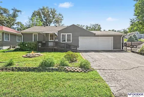6639 Bedford Ave, Omaha, NE 68104