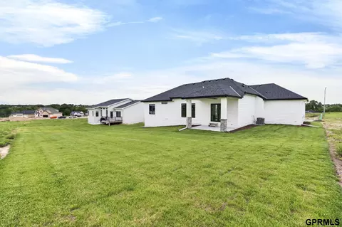 20102 S St, Omaha, NE 68135 photo 39