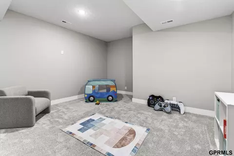 20102 S St, Omaha, NE 68135 photo 36