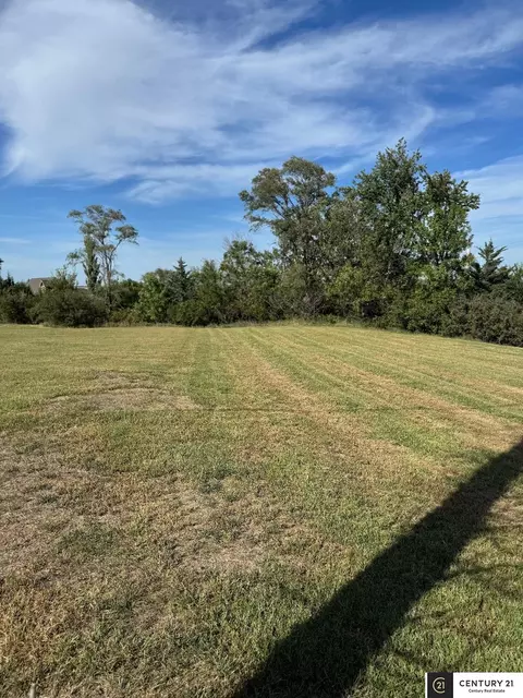 1966 Beaver Lake Boulevard, Plattsmouth, NE 68048