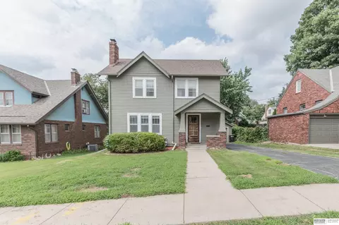 5628 Pierce St, Omaha, NE 68106