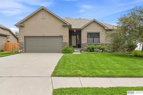 17029 Colleen Ln, Gretna, NE 68028