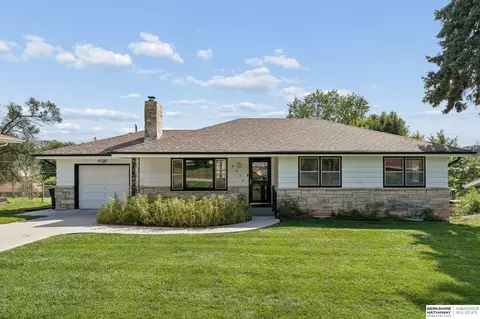 5313 Grand Ave, Omaha, NE 68104