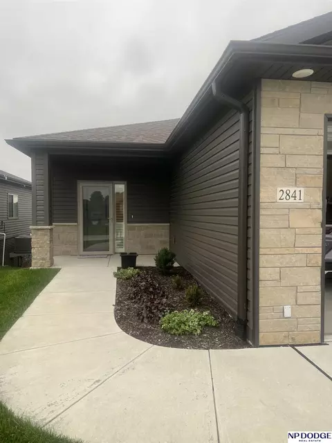 2841 Sheila Ln, Lincoln, NE 68516