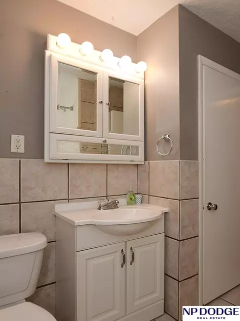 Bath - 6830 Pacific St, Omaha, NE 68106 photo 2 of 3