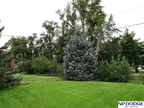 Exterior - 6830 Pacific St, Omaha, NE 68106 photo 4 of 4