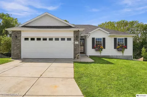 1849 NW Faesy Pl, Lincoln, NE 68528