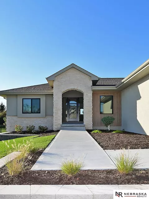 Exterior - 21007 E St, Elkhorn, NE 68022 photo 2 of 7
