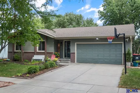 1800 Old Glory Rd, Lincoln, NE 68521