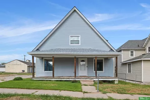 412 2nd St, Milford, NE 68405
