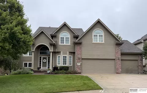 19880 Davenport St, Elkhorn, NE 68022
