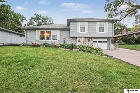 14953 M St, Omaha, NE 68137