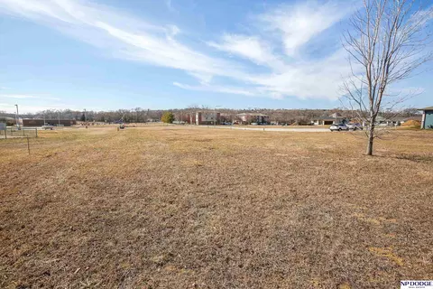 2310 Landing Ln, Blair, NE 68008