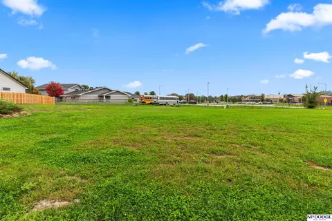 2316 Landing Ln, Blair, NE 68008