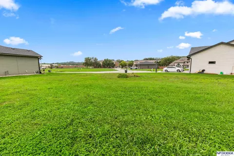 2364 Landing Ln, Blair, NE 68008