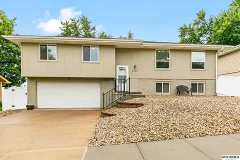 2212 N 125 Avenue Cir, Omaha, NE 68164