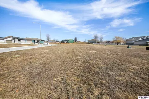 2322 Landing Ln, Blair, NE 68008