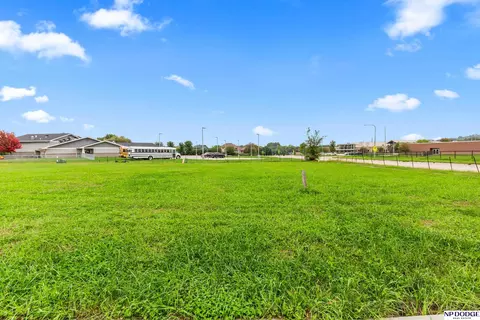 2322 Landing Ln, Blair, NE 68008