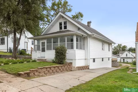 4537 Charles St, Omaha, NE 68132
