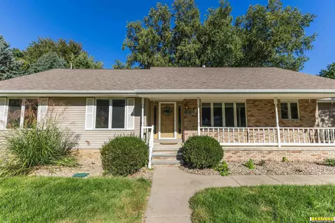 808 Arbor Dr, Nebraska City, NE 68410